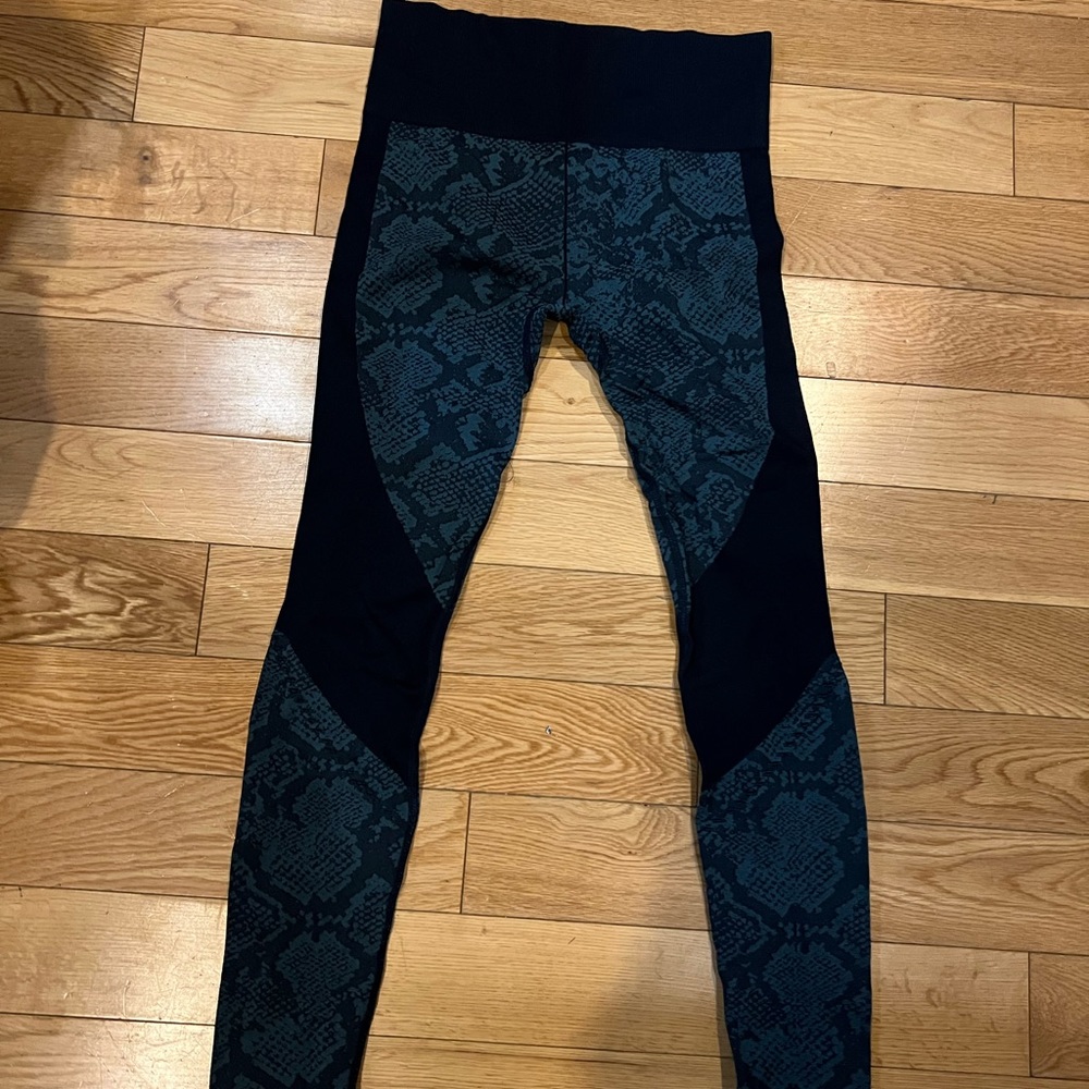 Blue snake print workout legging
